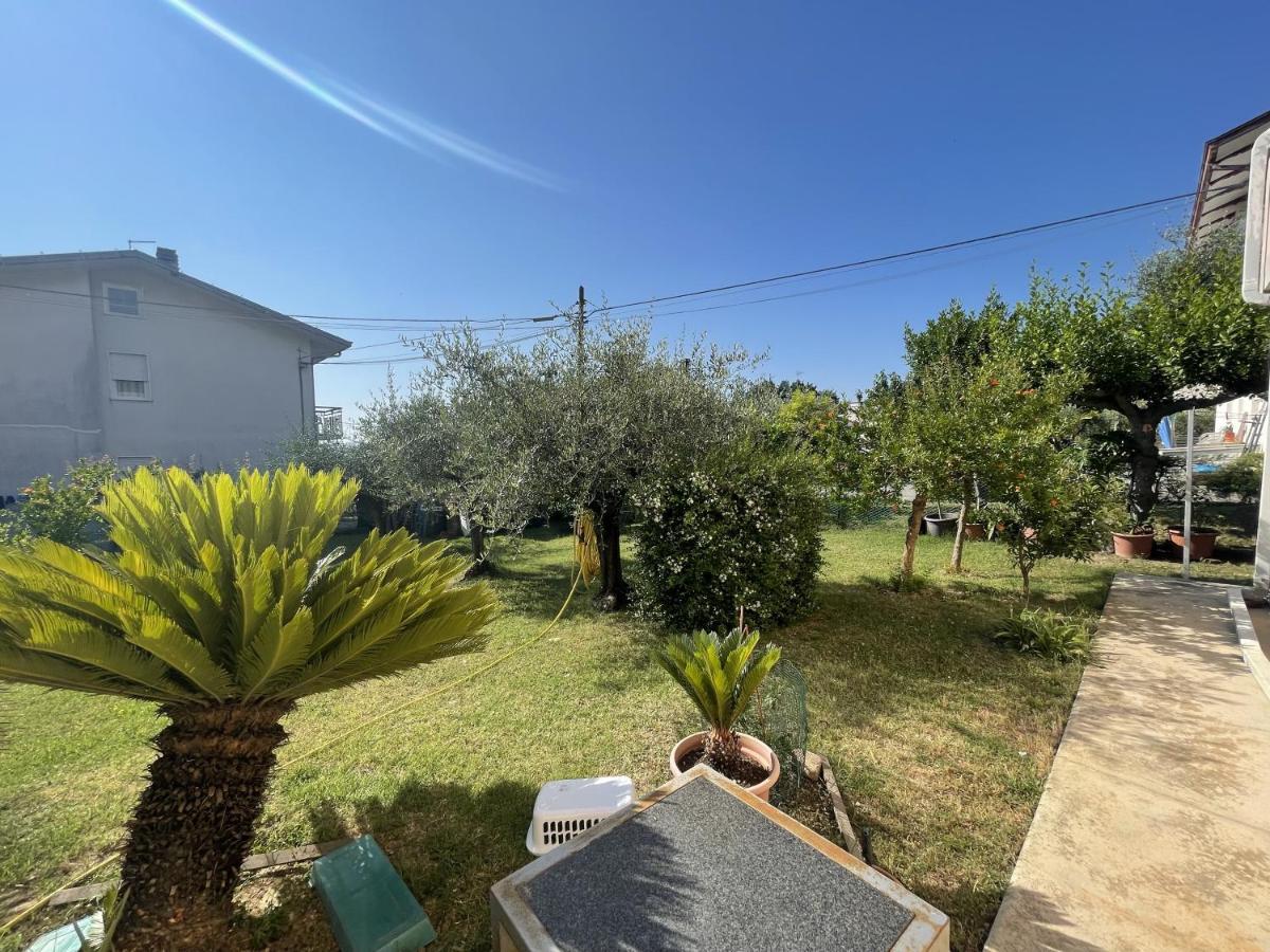 Oasi Di Relax Apartment Santa Maria di Scacciano Exterior foto